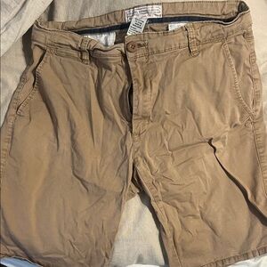 Alexander Julian Men's Tan Cotton Blend Shorts